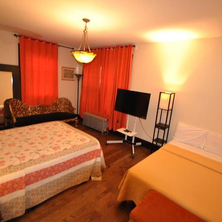 Ewr Airport Multilevel Guest House Room With 2-3 Beds Ньюарк Экстерьер фото