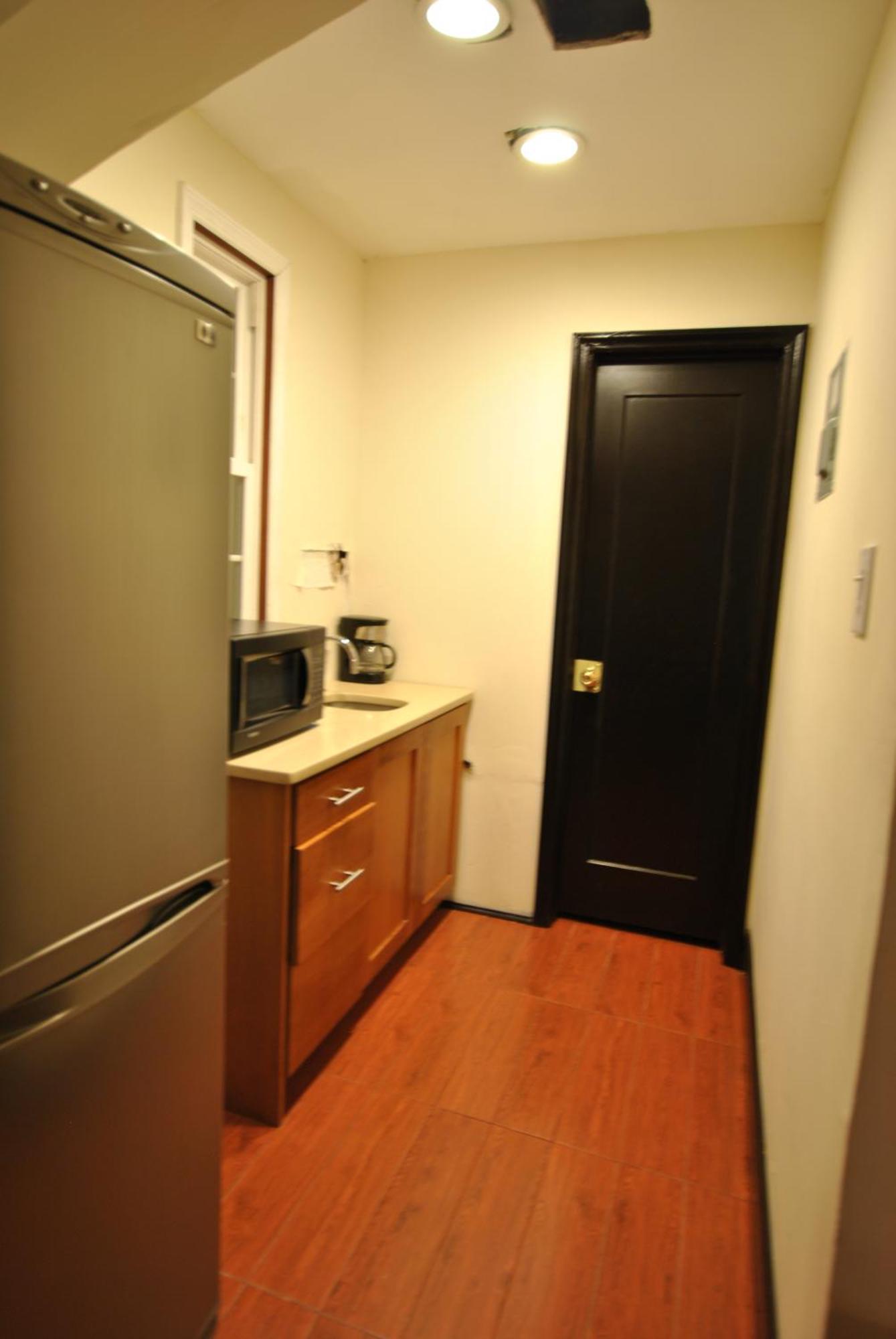 Ewr Airport Multilevel Guest House Room With 2-3 Beds Ньюарк Экстерьер фото